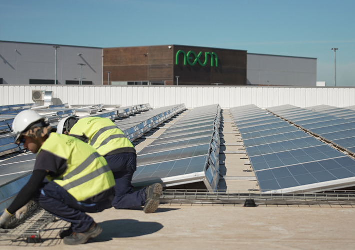 foto noticia Iberdrola instala la mayor comunidad solar de España que permitirá a 1.100 familias reducir su factura.